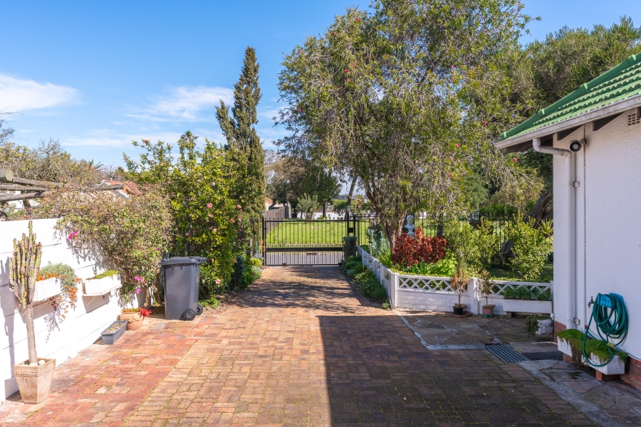 3 Bedroom Property for Sale in Pinelands Western Cape